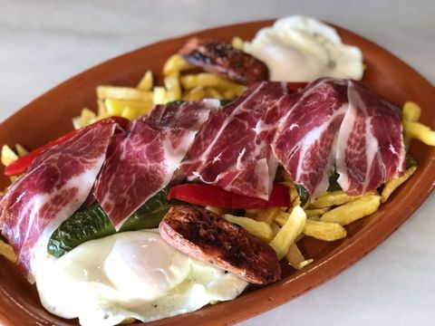 Đùi Heo Muối Iberico Trứ Danh Của Tây Ban Nha Được Làm Như Thế Nào?