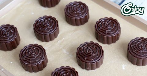 Mách bạn cách làm bánh trung thu socola độc đáo ngày Tết đoàn viên