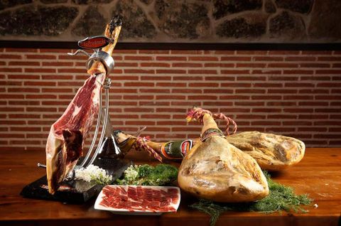 Thịt Heo Muối Iberico - Giá Trị Của Cuộc Sống