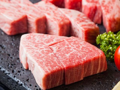 Giá thịt bò Wagyu và Kobe (Cập nhật mới nhất 2025)