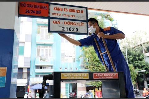 Giá xăng dầu giảm