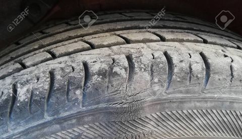 Điều gì gây hại cho lốp xe