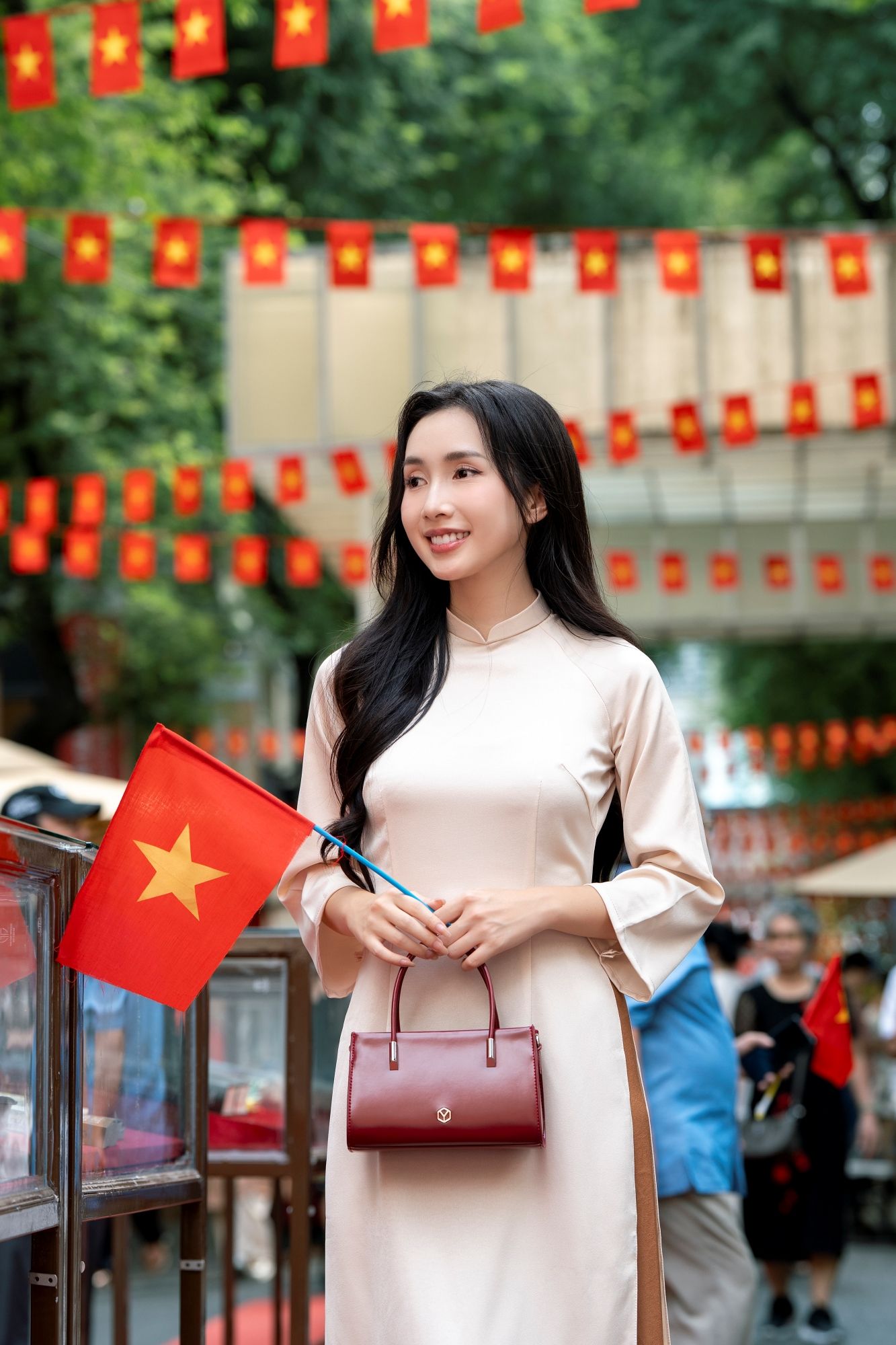 Túi Yuumy (Thời trang nữ thiết kế tinh tế size 21 - Túi đeo chéo da Smooth YN283D) màu đen