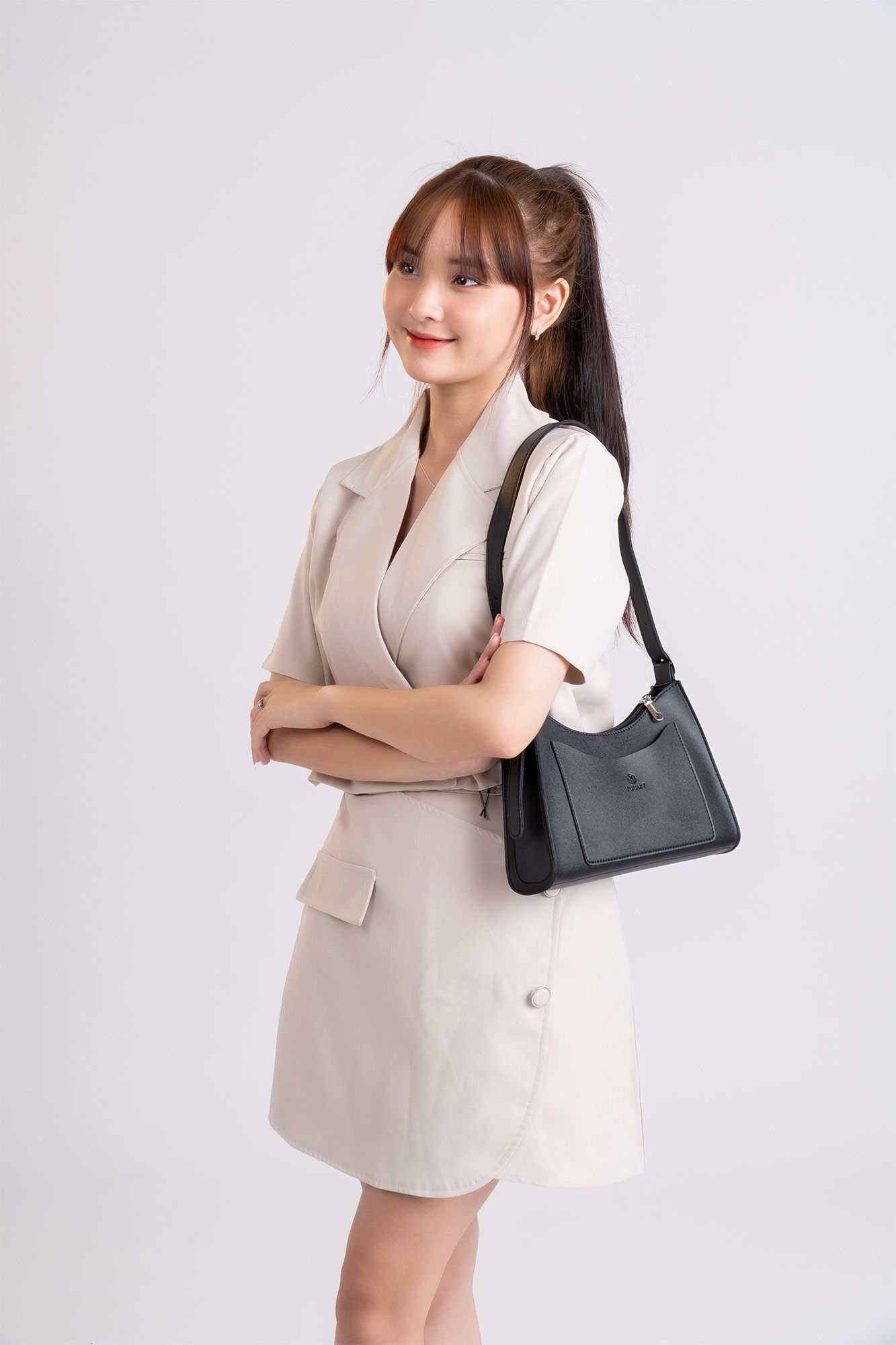 Túi đeo chéo da nữ đơn giản Yuumy Seasand YN168D Màu đen