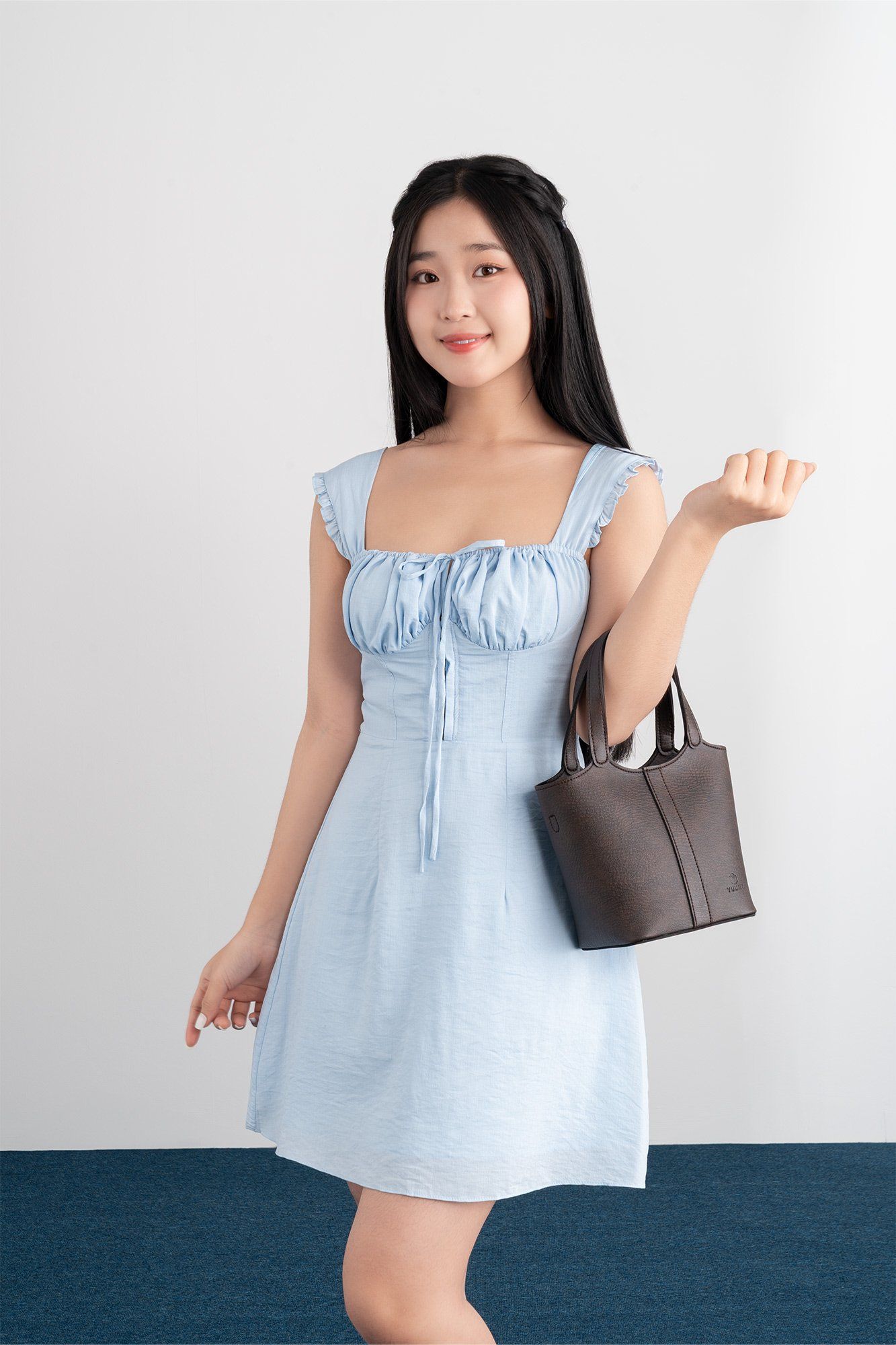 Túi đeo chéo da nữ thiết kế dạng xô Yuumy Bergen YN281N màu nâu
