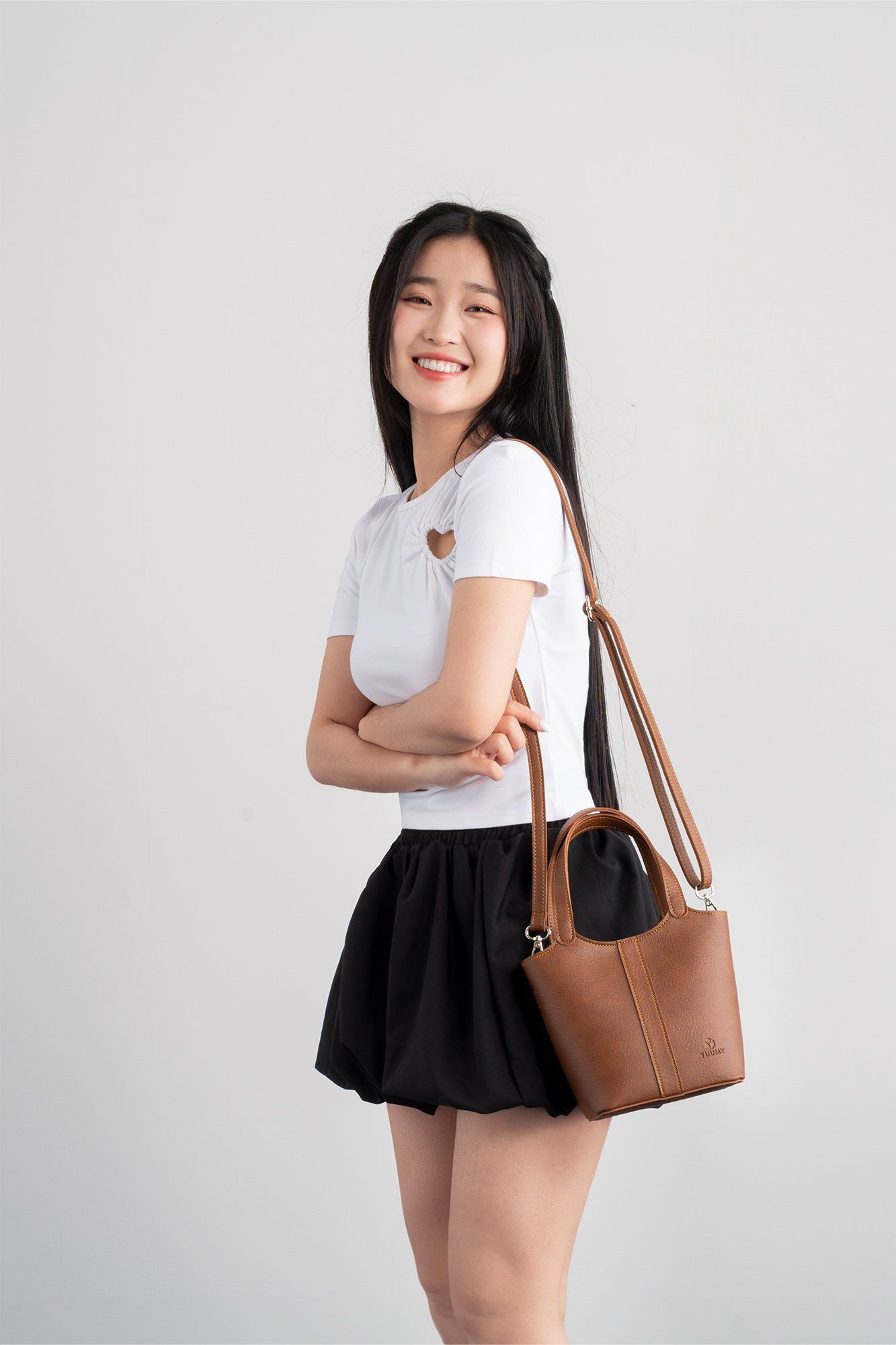Túi đeo chéo da nữ thiết kế dạng xô Yuumy Bergen YN281B màu bò