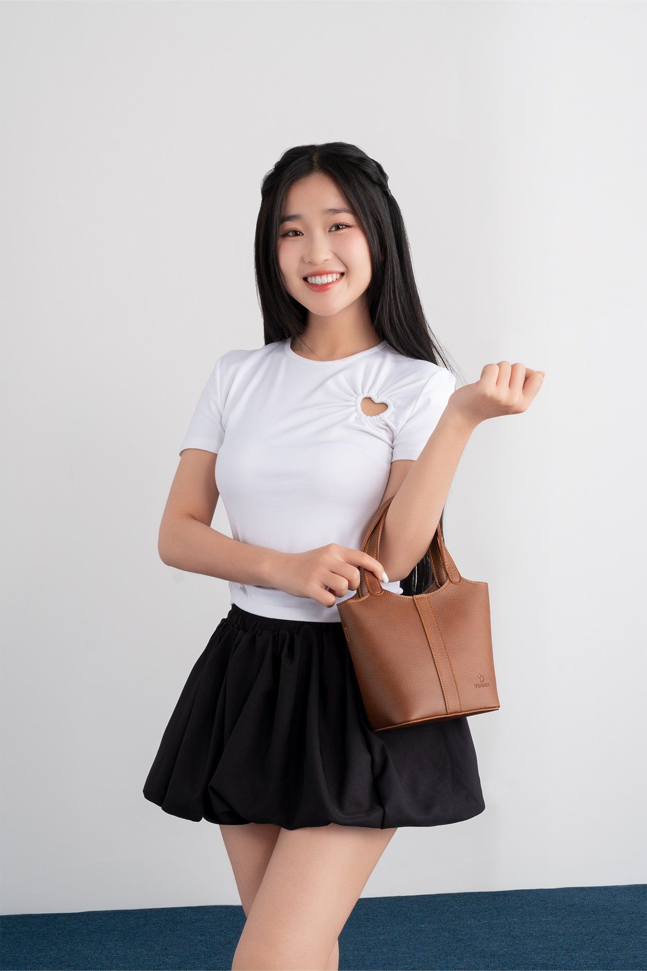 Túi đeo chéo da nữ thiết kế dạng xô Yuumy Bergen YN281B màu bò