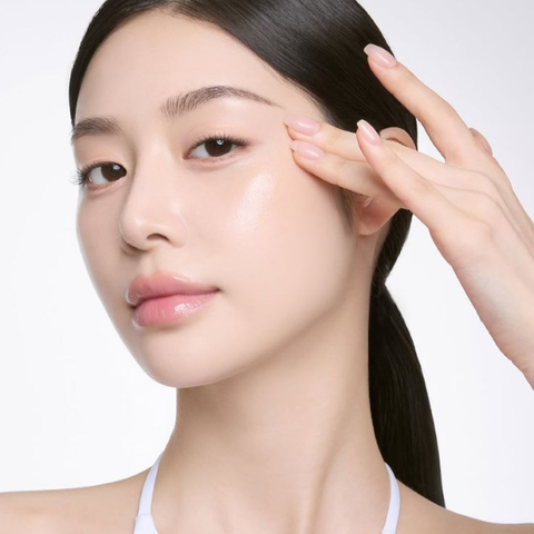 Xịt Khoáng Và Toner: So Sánh Điểm Giống Và Khác Nhau