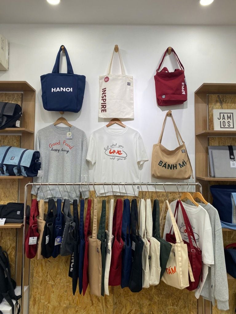 khu-trung-bay-moodboard-tai-jamlos-hanoi-store