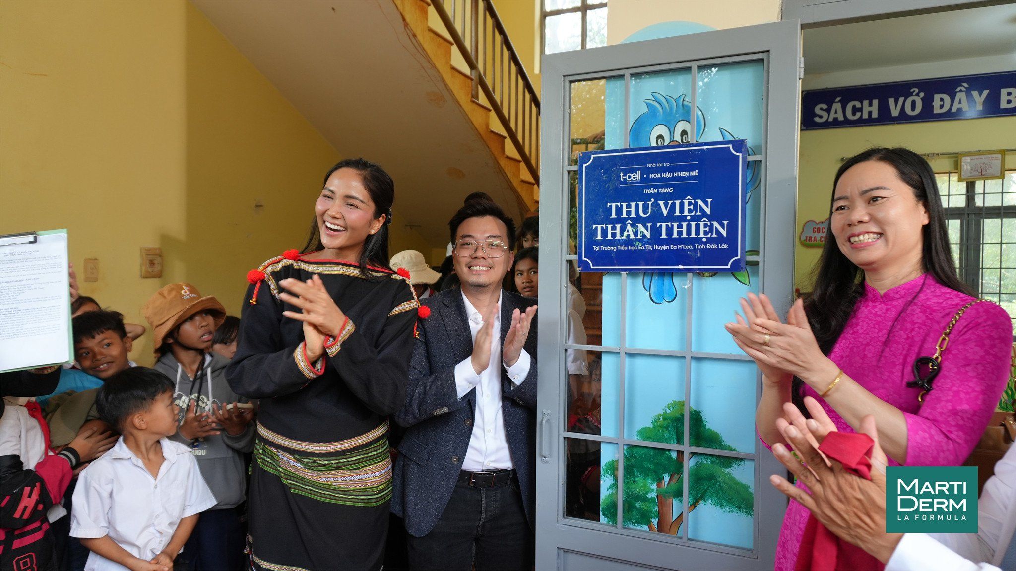 MartiDerm Việt Nam và H'Hen Niê khánh thành “Thư viện thân thiện” - lan tỏa văn hóa đọc cho trẻ em tại Đắk Lắk