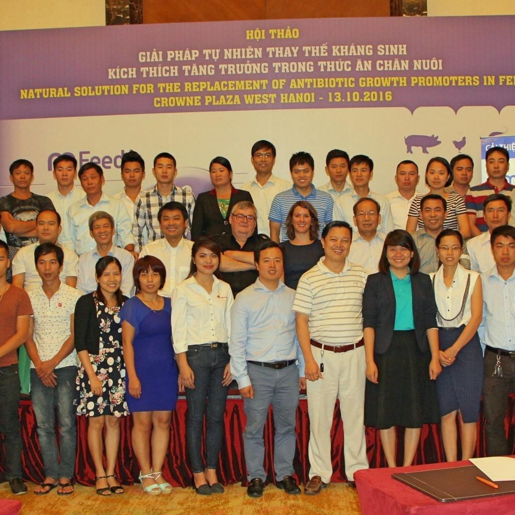 HỘI THẢO “GIẢI PHÁP TỰ NHIÊN HỖ TRỢ GIẢM KHÁNG SINH KÍCH THÍCH TĂNG TRƯỞNG TRONG CHĂN NUÔI” TẠI HÀ NỘI.