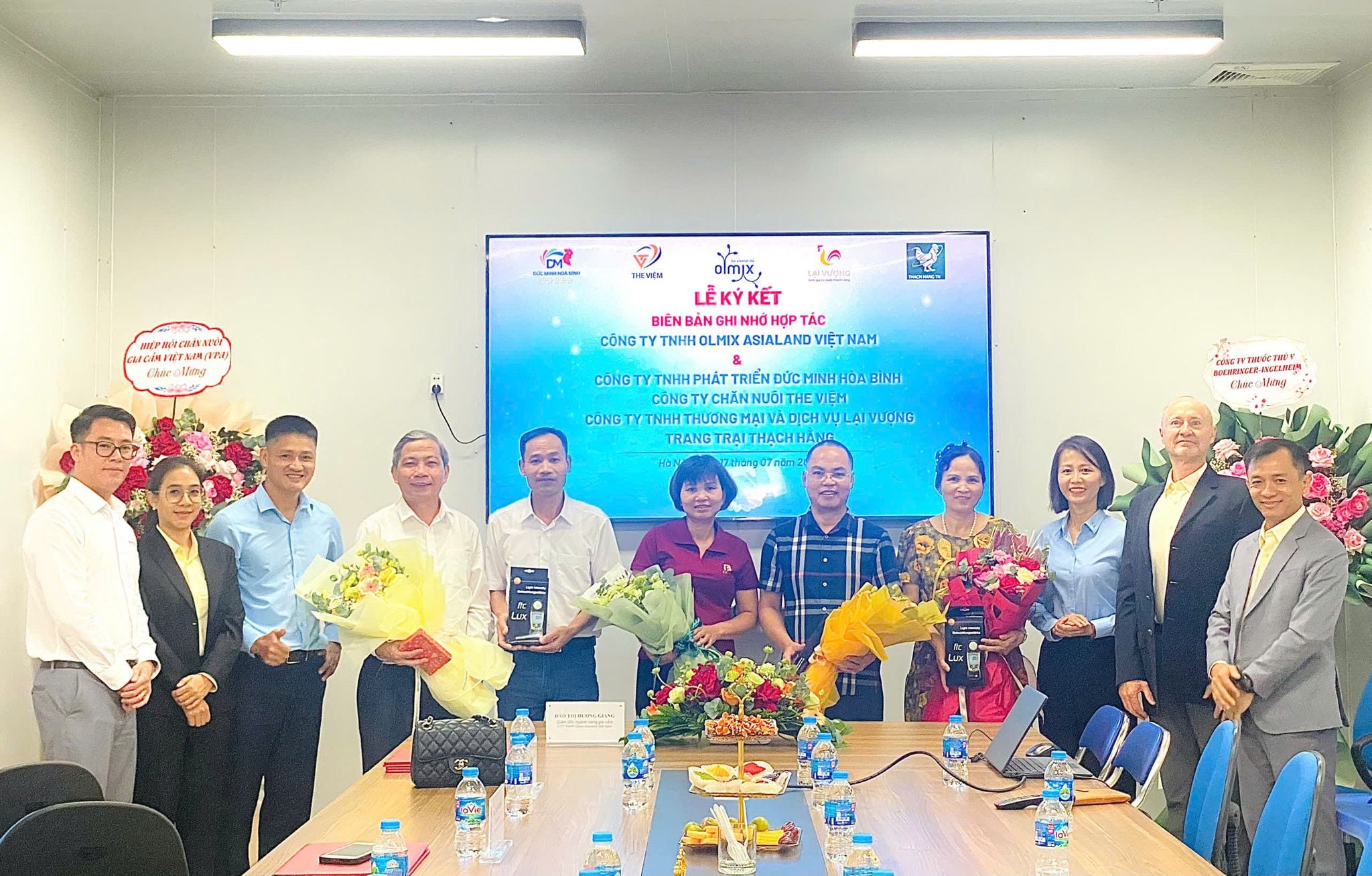Công ty TNHH Olmix Asialand Việt Nam ký kết hợp tác chiến lược cùng các đối tác trong ngành chăn nuôi gia cầm