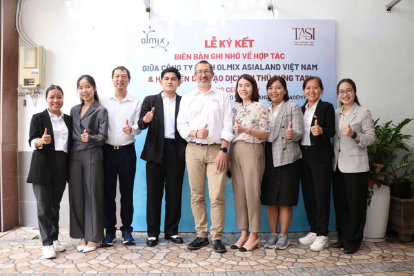 Đại diện Olmix, TASI và Boehringer Ingelheim tại lễ ký kết hợp tác chiến lược 2025–2030