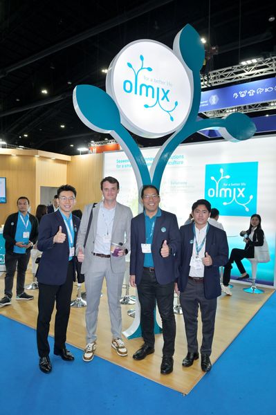 Gian hàng Olmix thu hút đông đảo khách tham quan