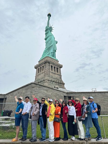 Quý khách hàng của VOA tham quan thành phố New York (Hoa Kỳ)
