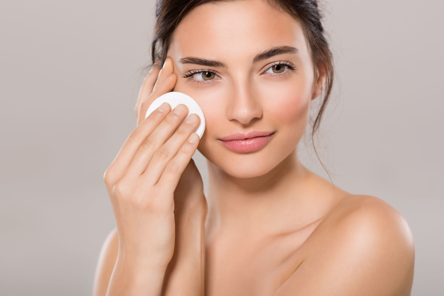 Quy trình tẩy trang đúng cách và an toàn cho da mặt