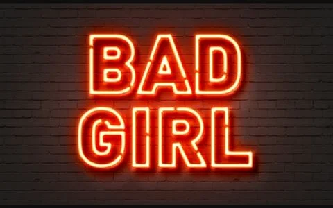 Tuy Em rất Bad nhưng Anh rất thích