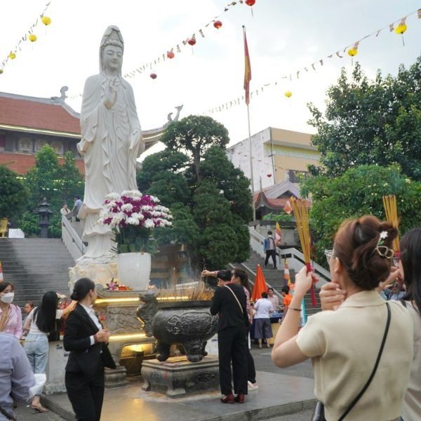 1-7-am-lich-nen-lam-gi