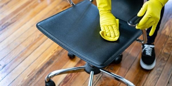 Vệ sinh ghế da/simili luôn sáng bóng và bền đẹp