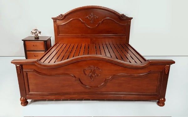Giường ngủ gỗ đẹp, màu sắc ấm áp