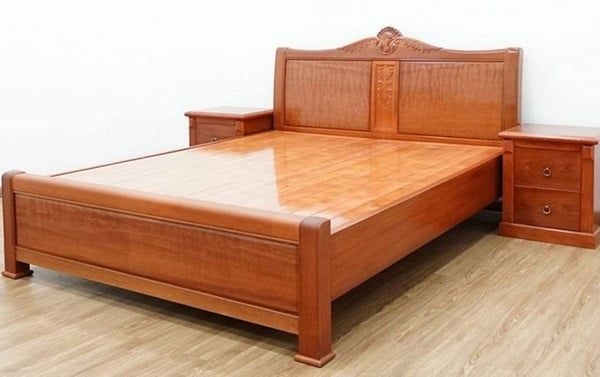 Lựa chọn mẫu giường xoan đào cho phòng ngủ