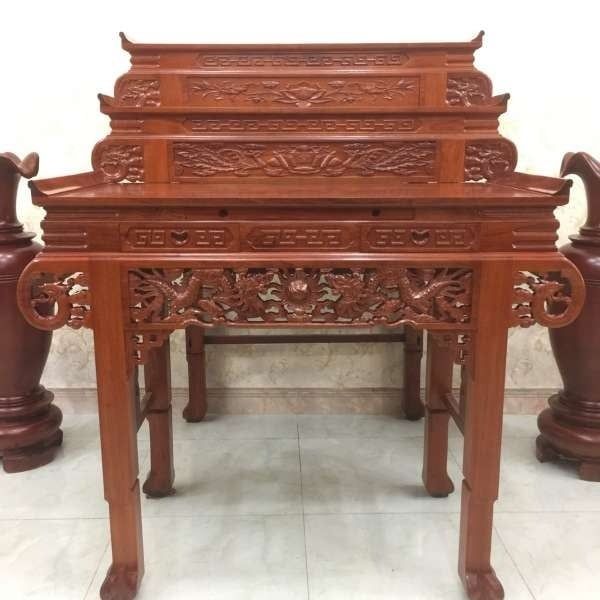 Mẫu bàn thờ chất liệu gỗ cây Cam Xe