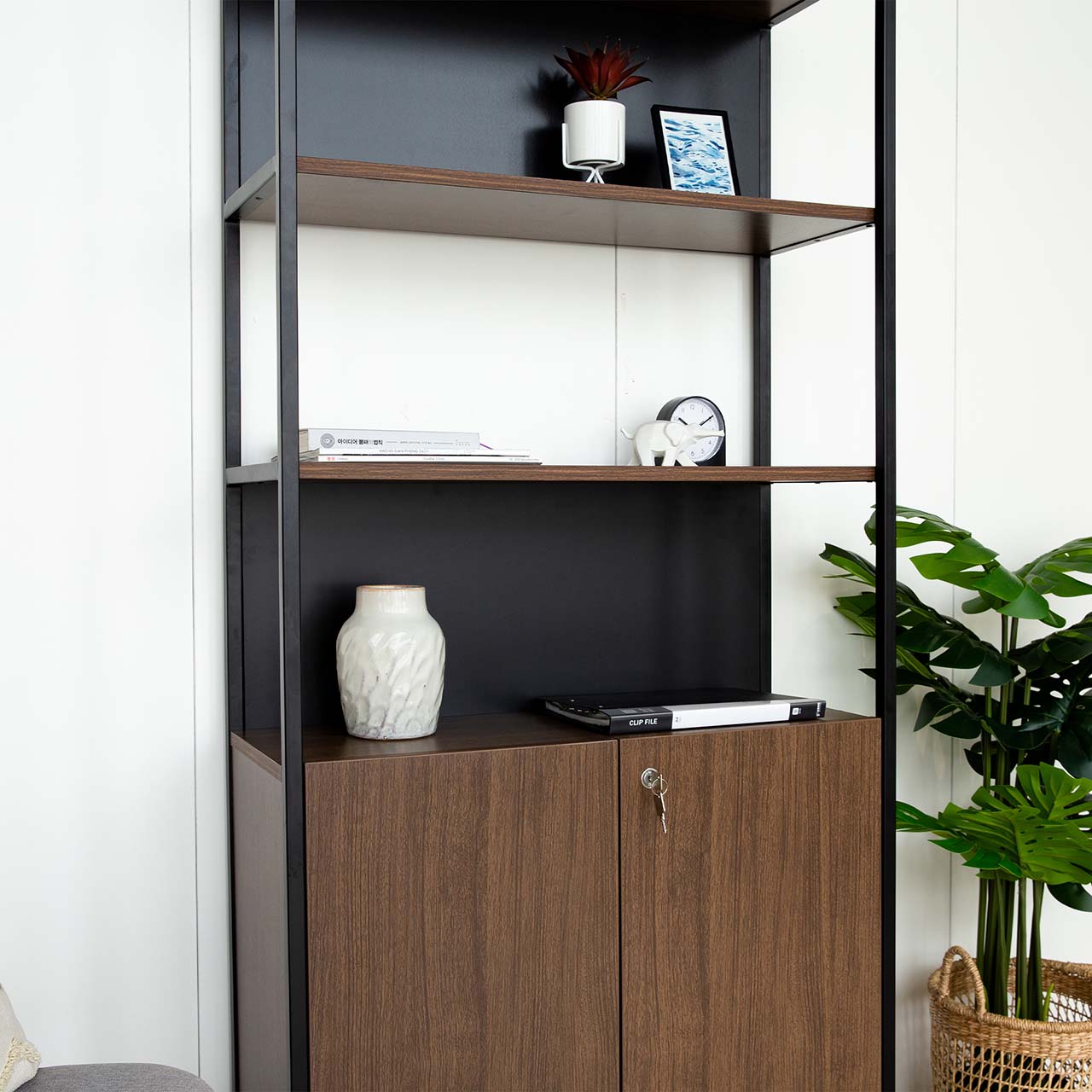 Kệ để sách hộc tủ khóa