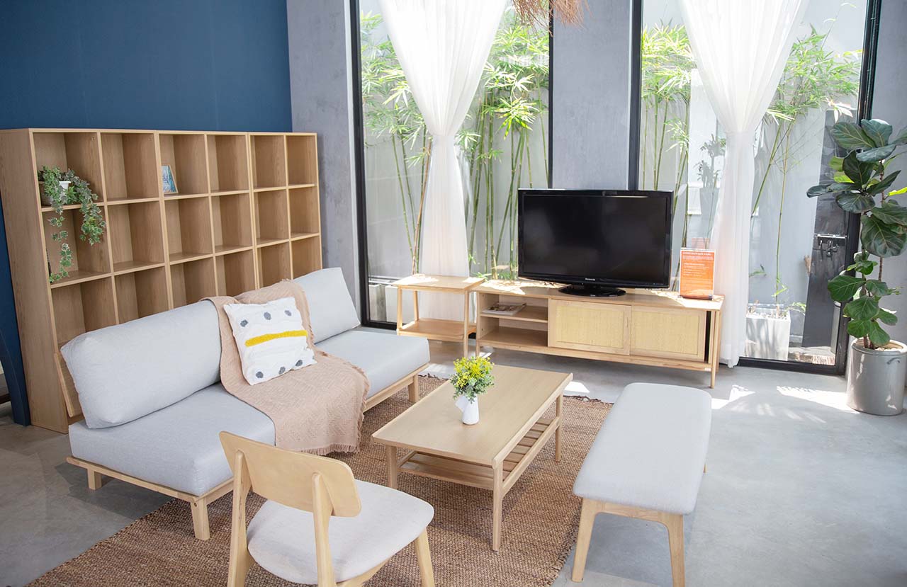 Chọn ngay những sản phẩm nội thất hiện đại nhất cho không gian sống của bạn. Chúng tôi cung cấp sự đa dạng và chất lượng cao, mang đến sự đẳng cấp và phong cách cho ngôi nhà của bạn.