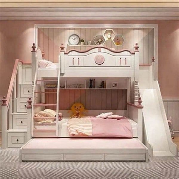 Giường ngủ trang trí hình công chúa và lâu đài