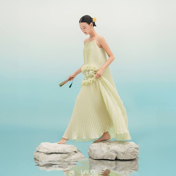 OUTFIT THÁNG 8 – HÈ NHẸ NHÀNG CÙNG LALIN