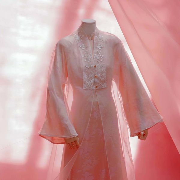 Gợi ý 5 loại vải may áo dài cho nét đẹp nhẹ nhàng, tinh tế