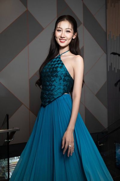 Hoa Hậu Quế Anh