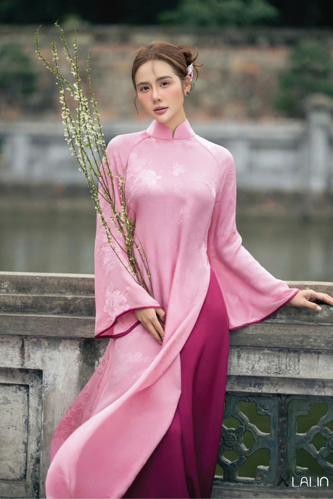 Diễn viên Huyền Lizzie