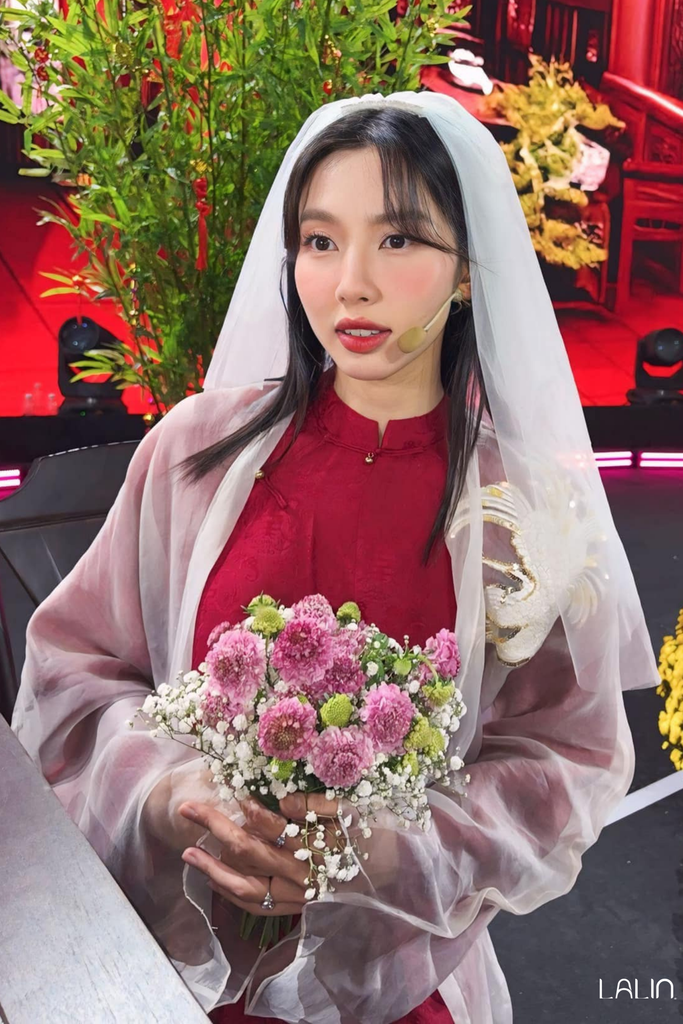 Hoa hậu Nguyễn Thúc Thùy Tiền