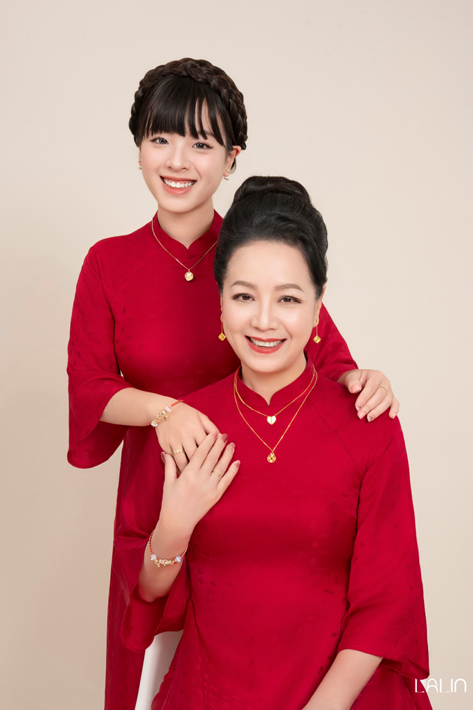 NSƯT Chiều Xuân và Diễn viên Hồng Khanh