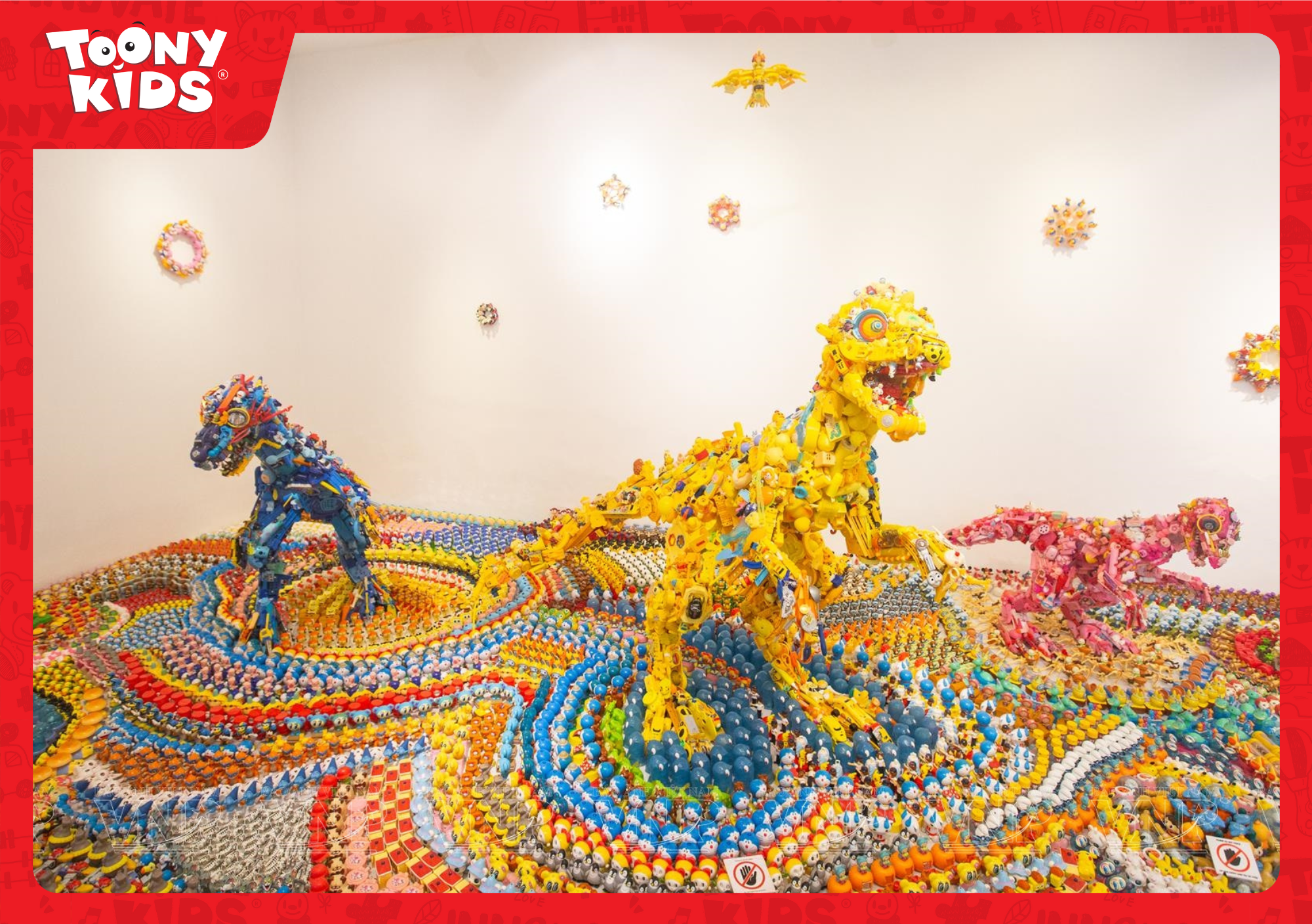 TRIỂN LÃM “KỶ NGUYÊN NHỰA”: KHI RÁC THẢI BIẾN THÀNH NGHỆ THUẬT