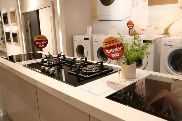 khu trưng bày thiết bị gia dụng