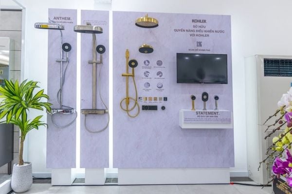 Khu vực trưng bày sen tắm Kohler