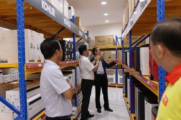 tham quan trưng bày