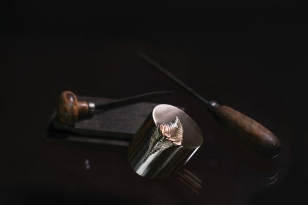 Một vài dụng cụ điêu khắc cơ bản, và một kiệt tác để đời.