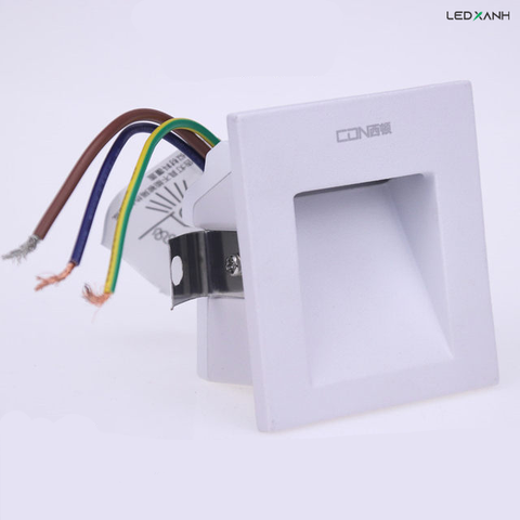 den-led-chan-cau-thang-cdn