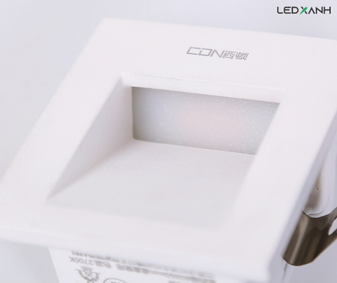 den-led-chan-cau-thang-cdn