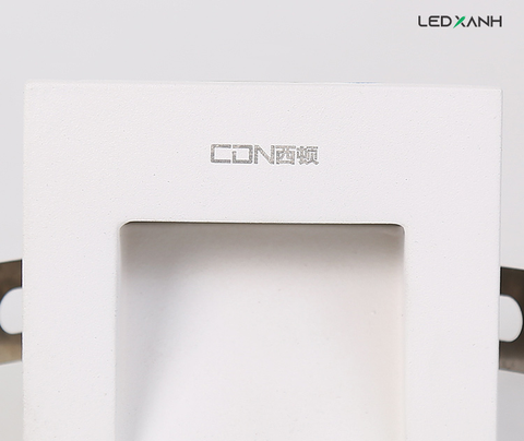 den-led-chan-cau-thang-cdn