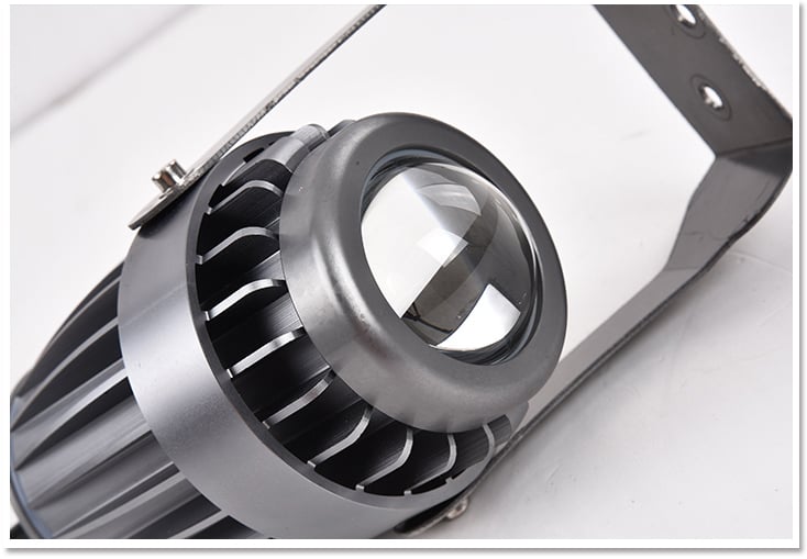 den-roi-chuot-chieu-xa-ngoai-troi-mds09