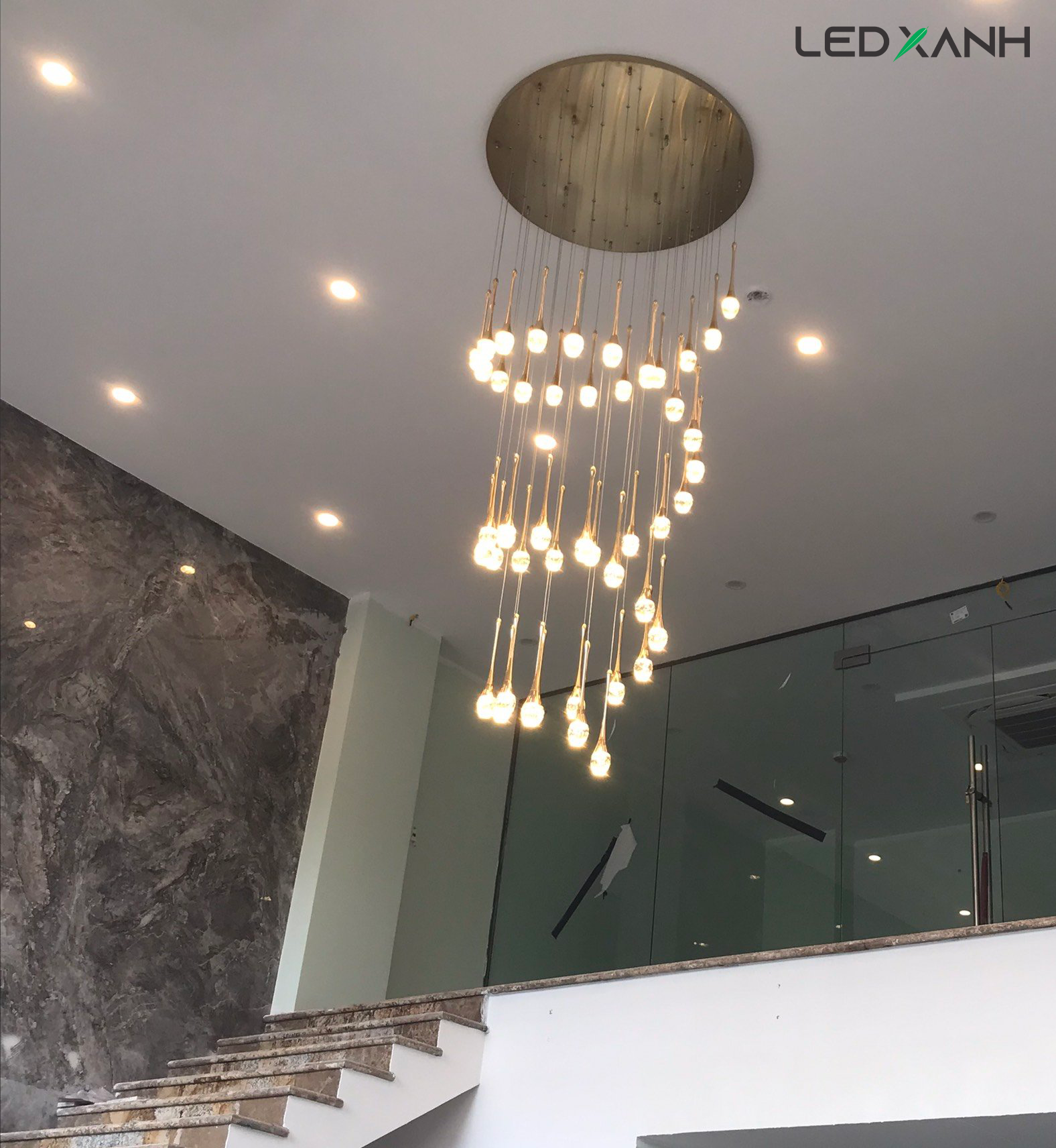 den-tha-thong-tang-giot-nuoc-htk033