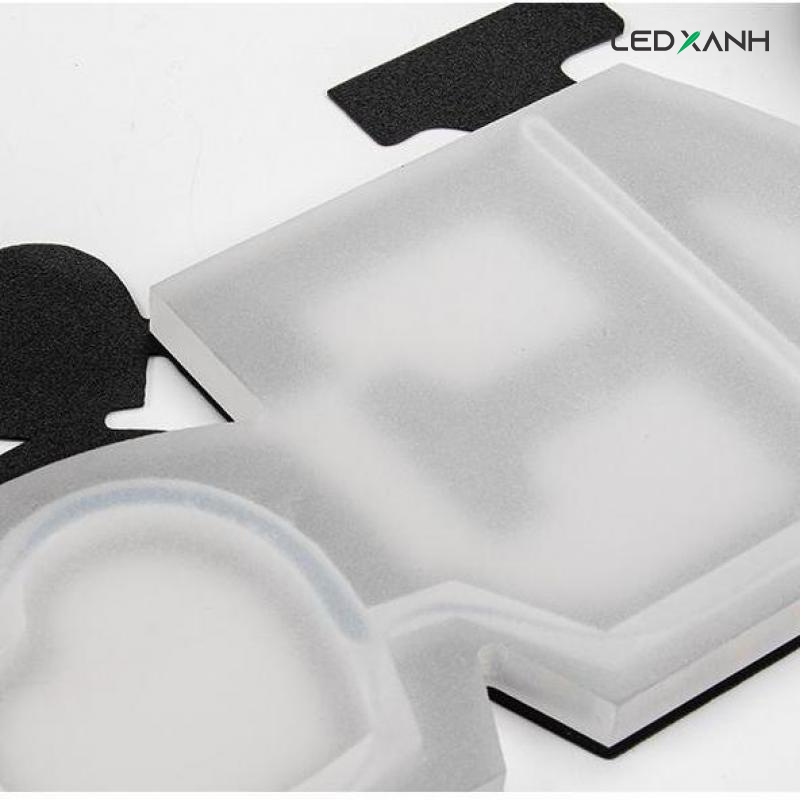 den-tuong-led-gan-chu-trang-tri