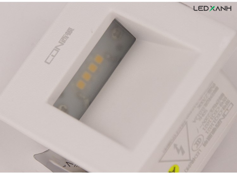 den-led-chan-cau-thang-cdn