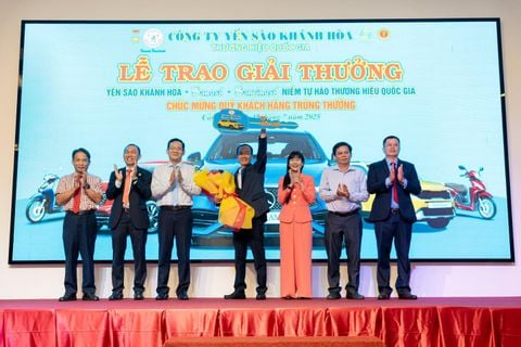 CHÚC MỪNG KHÁCH HÀNG TẠI CÀ MAU TRÚNG LỚN Ô TÔ KIA NEW SONET!