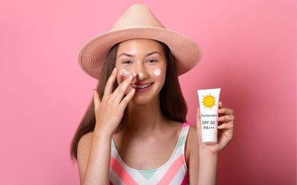 14 tuổi có nên dùng kem chống nắng không? M.O.I Cosmetics sẽ bật mí câu trả lời ngay
