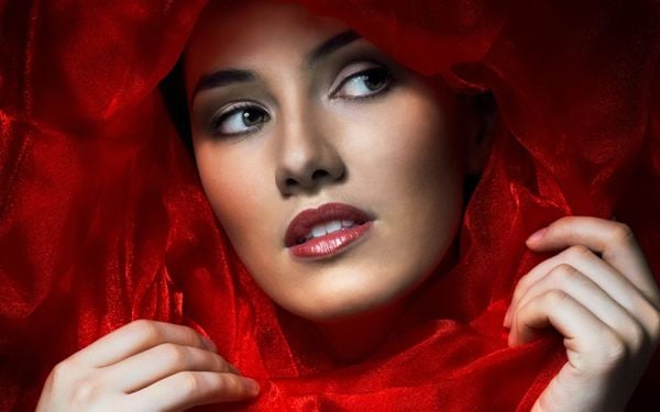 Bí quyết trang điểm cho mắt sâu đẹp cuốn hút